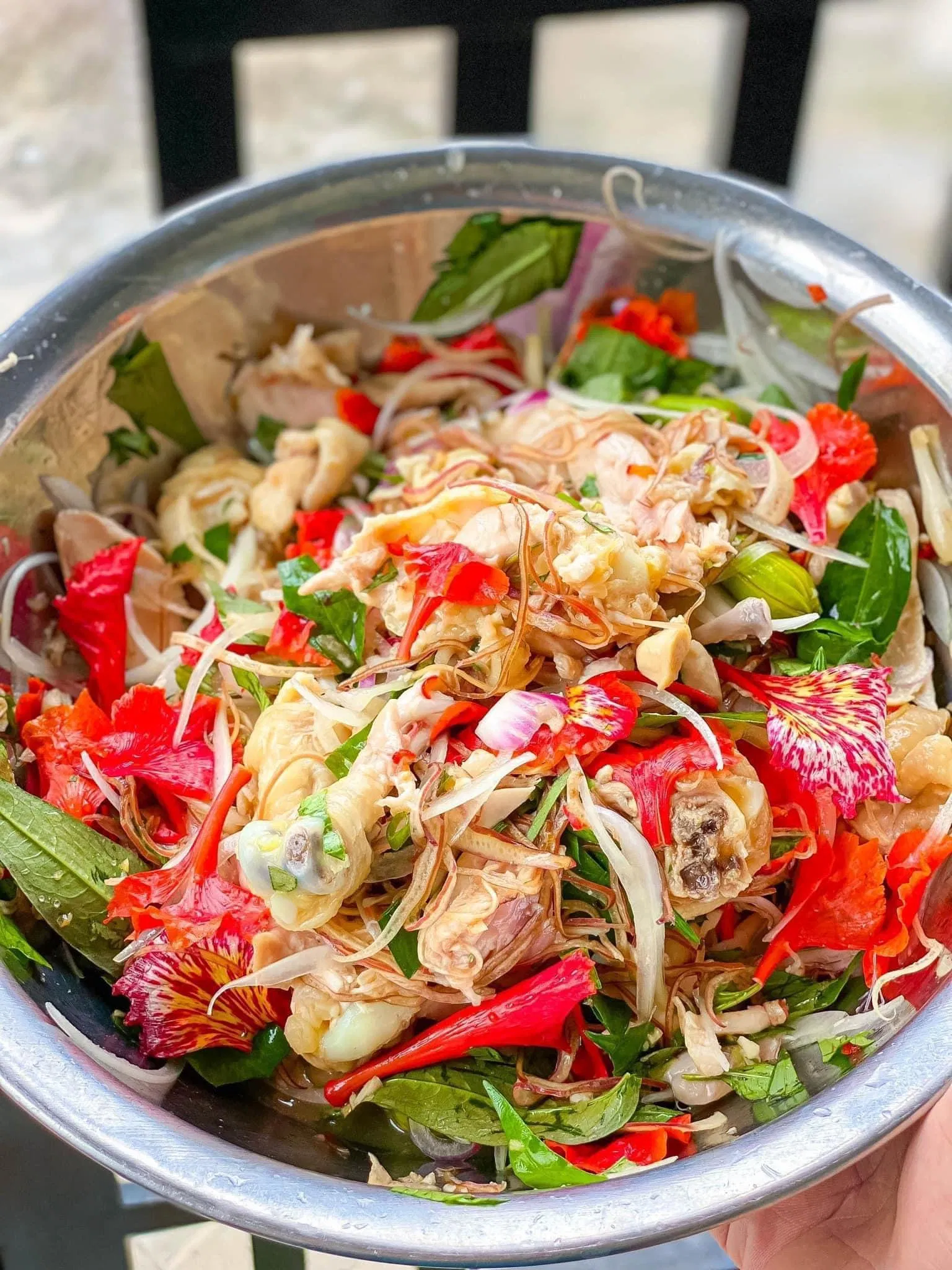 Cách làm món gỏi gà hoa phượng (Ảnh: Internet)