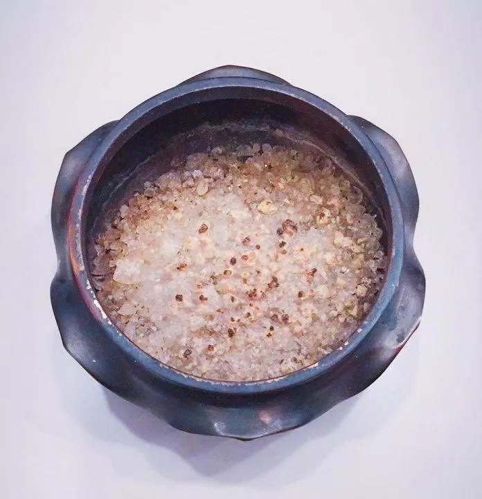Thanh tẩy năng lượng tiêu cực bằng muối