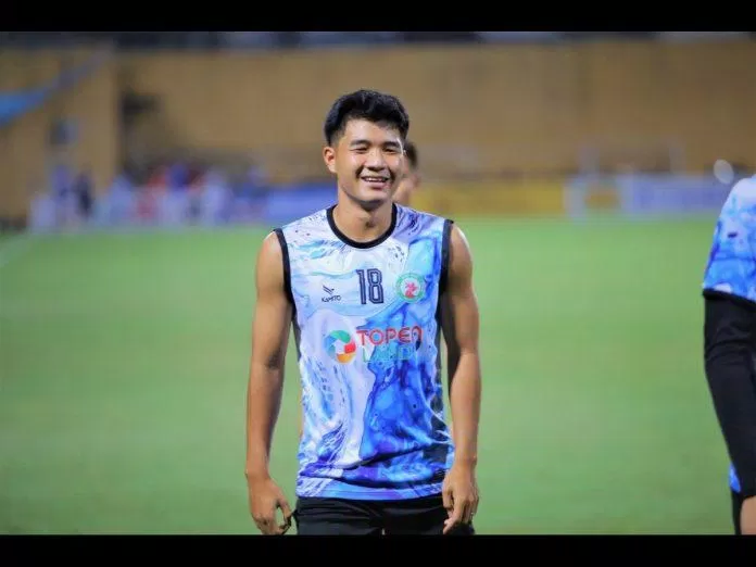 Hà Đức Chinh đã có pha lập công cho đội bóng Bình Định sau hơn 2 năm chưa ghi được bàn thắng nào ở giải bóng đá chuyên nghiệp hàng đầu Việt Nam. (Ảnh: Internet) Hà Đức Chinh đã có pha lập công cho đội bóng Bình Định sau hơn 2 năm chưa ghi được bàn thắng nào ở giải bóng đá chuyên nghiệp hàng đầu Việt Nam. (Ảnh: Internet)