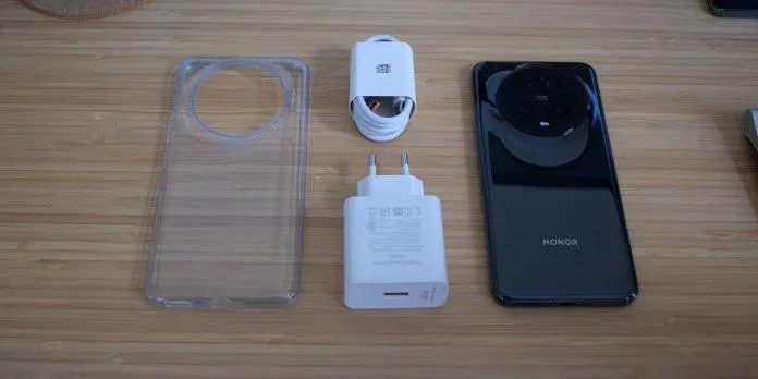 Mở hộp điện thoại Honor Magic5 Pro (Ảnh: Internet) Mở hộp điện thoại Honor Magic5 Pro (Ảnh: Internet)