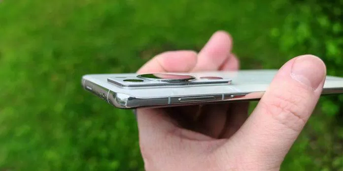 Điện thoại được bảo vệ bằng kính siêu bền (Ảnh: Internet)