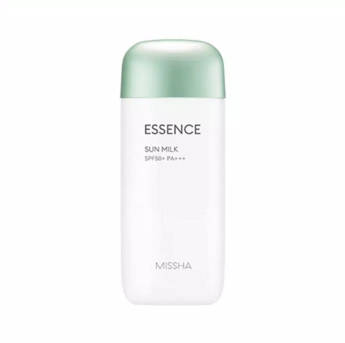 Missha All Around Safe Block Essence Sun Milk SPF50+/PA+++ có phần nắp xanh lá gợi sự tươi mát. (Nguồn: Internet.)