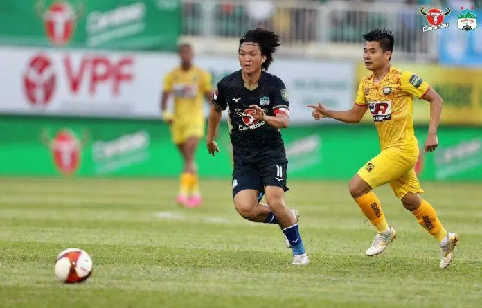 Kết thúc trận đấu, Thanh Hóa 2-2 HAGL. Với kết quả này, CLB Thanh Hóa có được 18 điểm vẫn dẫn đầu BXH V.League 2023. (Ảnh: Internet) Kết thúc trận đấu, Thanh Hóa 2-2 HAGL. Với kết quả này, CLB Thanh Hóa có được 18 điểm vẫn dẫn đầu BXH V.League 2023. (Ảnh: Internet)