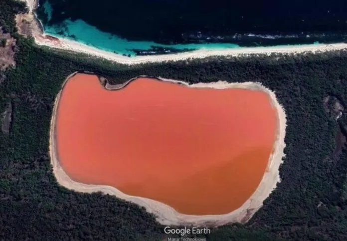 Hồ nước màu hồng tuyệt đẹp là địa điểm sống ảo của nhiều khách du lịch (Nguồn: Internet)