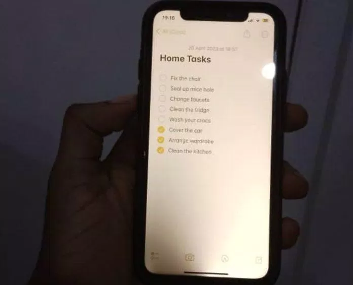 Màn hình bị lỗi có thể là dấu hiệu iPhone bị ngấm nước (Ảnh: Internet) Màn hình bị lỗi có thể là dấu hiệu iPhone bị ngấm nước (Ảnh: Internet)