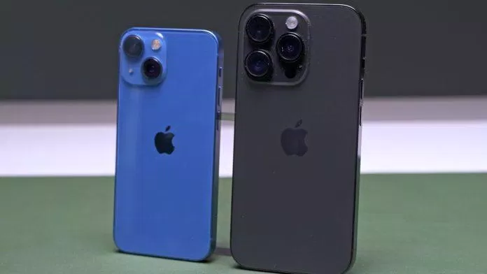 iPhone Pro có thiết kế cao cấp hơn (Ảnh: Internet) iPhone Pro có thiết kế cao cấp hơn (Ảnh: Internet)