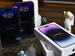 Hiện nay iPhone có phiên bản Pro và tiêu chuẩn (Ảnh: Internet)
