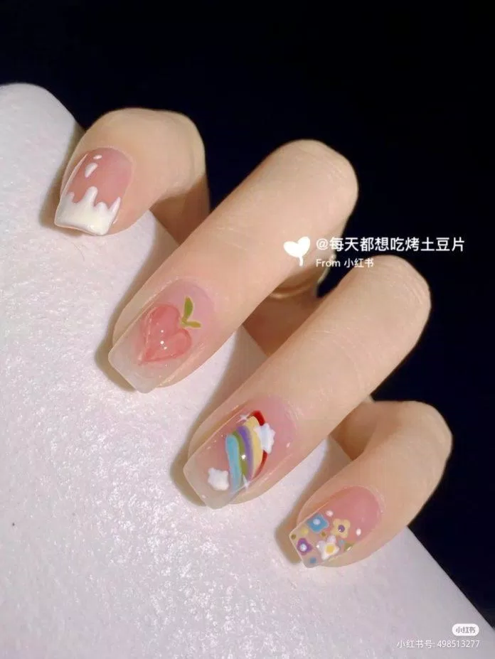 Mẫu nail đẹp 2023 hoa quả rực rỡ mùa hè (Ảnh: Internet)