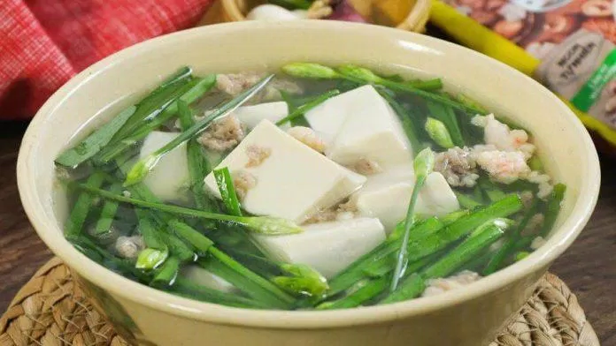Canh đậu phụ lá hẹ (Ảnh: Internet)