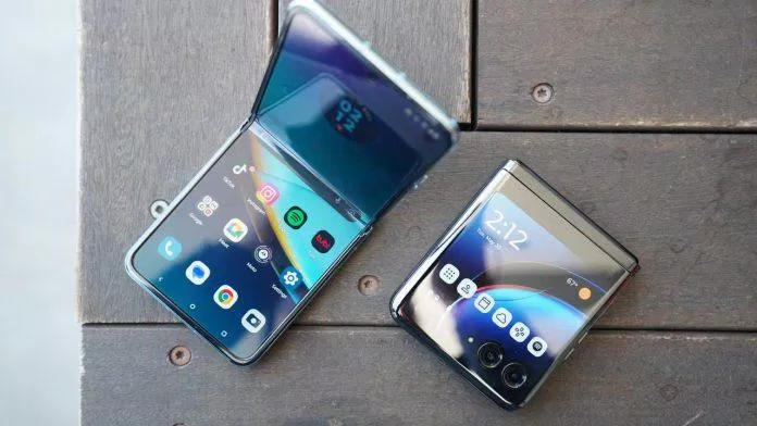 Điện thoại Motorola Razr+ (Ảnh: Internet) Điện thoại Motorola Razr+ (Ảnh: Internet)