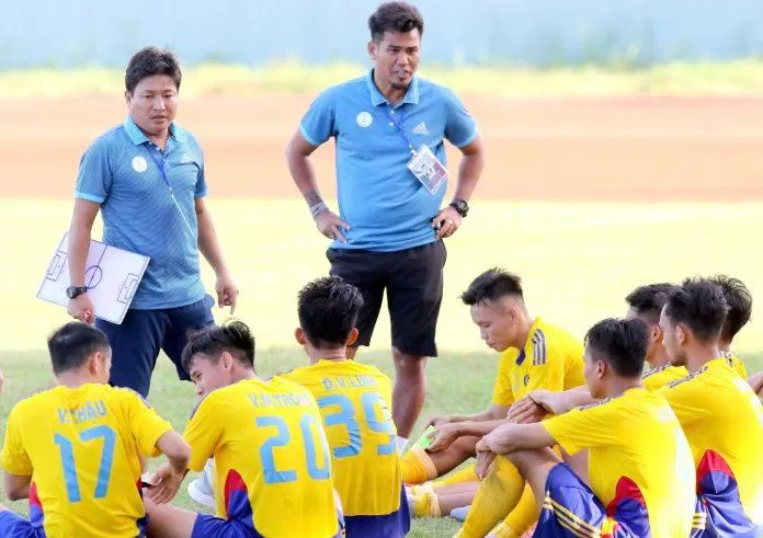 HLV Phan Thanh Bình đã tham gia vào công tác đào tạo trẻ của bóng đá Đồng Tháp kể từ năm 2019 (Ảnh: Internet)