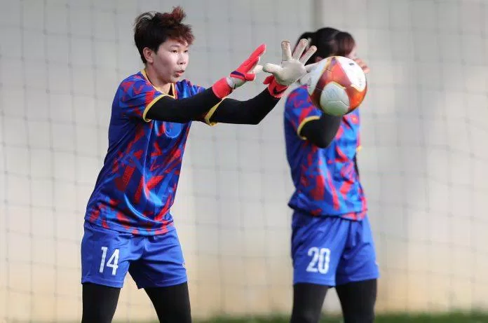 Thùy Trang và thủ thành Kim Thanh đã có ý định từ giã sự nghiệp sau World Cup. Cả hai đều đã cống hiến quá lâu cho bóng đá Việt Nam (Ảnh: Internet)