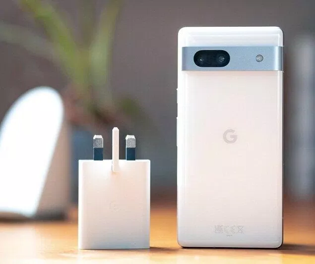 Điện thoại Pixel 7a của Google (Ảnh: Internet)