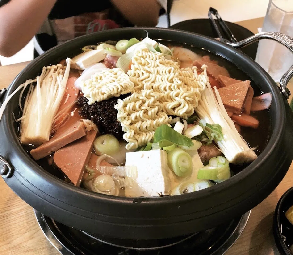 Top 15 quán ăn Hồ Tây món ngon, view đẹp mà bạn không thể bỏ qua 6 Degrees Al Fresco s Ciputra Bromigo Fine Street BBQ Bún đậu Cây Đa Chops Tay Ho Cugini Eastern and Oriental Tea House and Coffee Parlour Hà Nội Hanoi Taco Bar Hồ Tây M Tacos Meat Plus Milk Honey món ngon nem lụi Nem Lụi Huế Ăn Là Like nhà hàng Nhà Hàng Hương Cảng 24H Nhà Hàng Sen Tây Hồ Papas Chicken quán ăn quán ăn Hà Nội quán ăn hồ tây Quận Tây Hồ thông tin thủ đô Top 15 view đẹp
