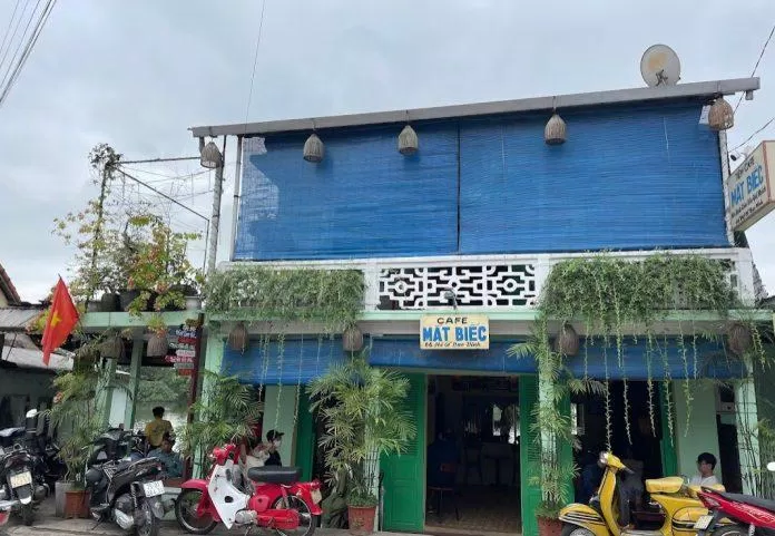 Không gian bên ngoài của quán. (Ảnh: Internet)