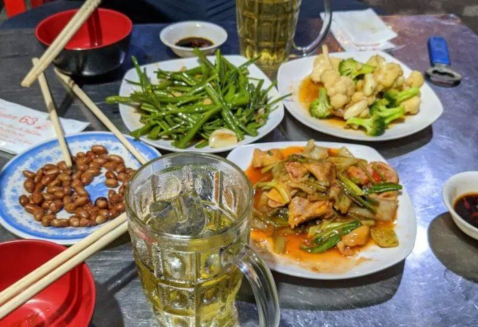 Một vài món nhậu bình dân của quán. (Ảnh: Intenret)