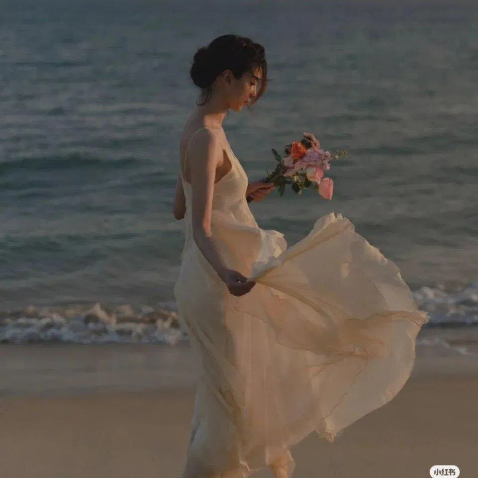 Cap đăng ảnh đi biển ấn tượng (Ảnh: Internet)