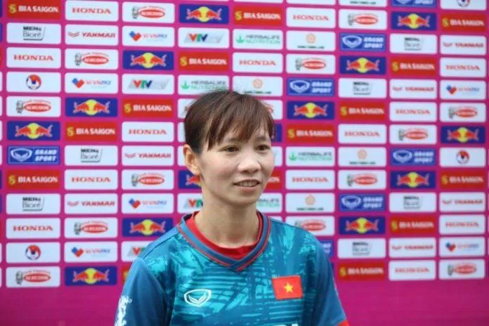 Trong buổi tập đầu tiên của ĐT nữ Việt Nam sau SEA Games 32, tiền vệ Trần Thị Thuỳ Trang đã có những chia sẻ về quá trình chuẩn bị cho VCK World Cup sắp tới. (Ảnh: Internet)
