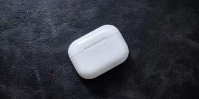 Hạn chế đóng mở hộp đựng AirPods (Ảnh: Internet) Hạn chế đóng mở hộp đựng AirPods (Ảnh: Internet)