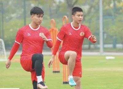 Vũ Văn Thanh cho biết: “Nói gì thì nói, đá với Indonesia vẫn dễ hơn. Tôi cho rằng đây là bảng đấu không đến nỗi khó và chúng ta có cơ hội của riêng mình”. (Ảnh: Internet) Vũ Văn Thanh cho biết: “Nói gì thì nói, đá với Indonesia vẫn dễ hơn. Tôi cho rằng đây là bảng đấu không đến nỗi khó và chúng ta có cơ hội của riêng mình”. (Ảnh: Internet)