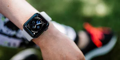 Đồng hồ thông minh Apple Watch được nhiều người sử dụng để theo dõi sức khỏe (Ảnh: Internet) Đồng hồ thông minh Apple Watch được nhiều người sử dụng để theo dõi sức khỏe (Ảnh: Internet)