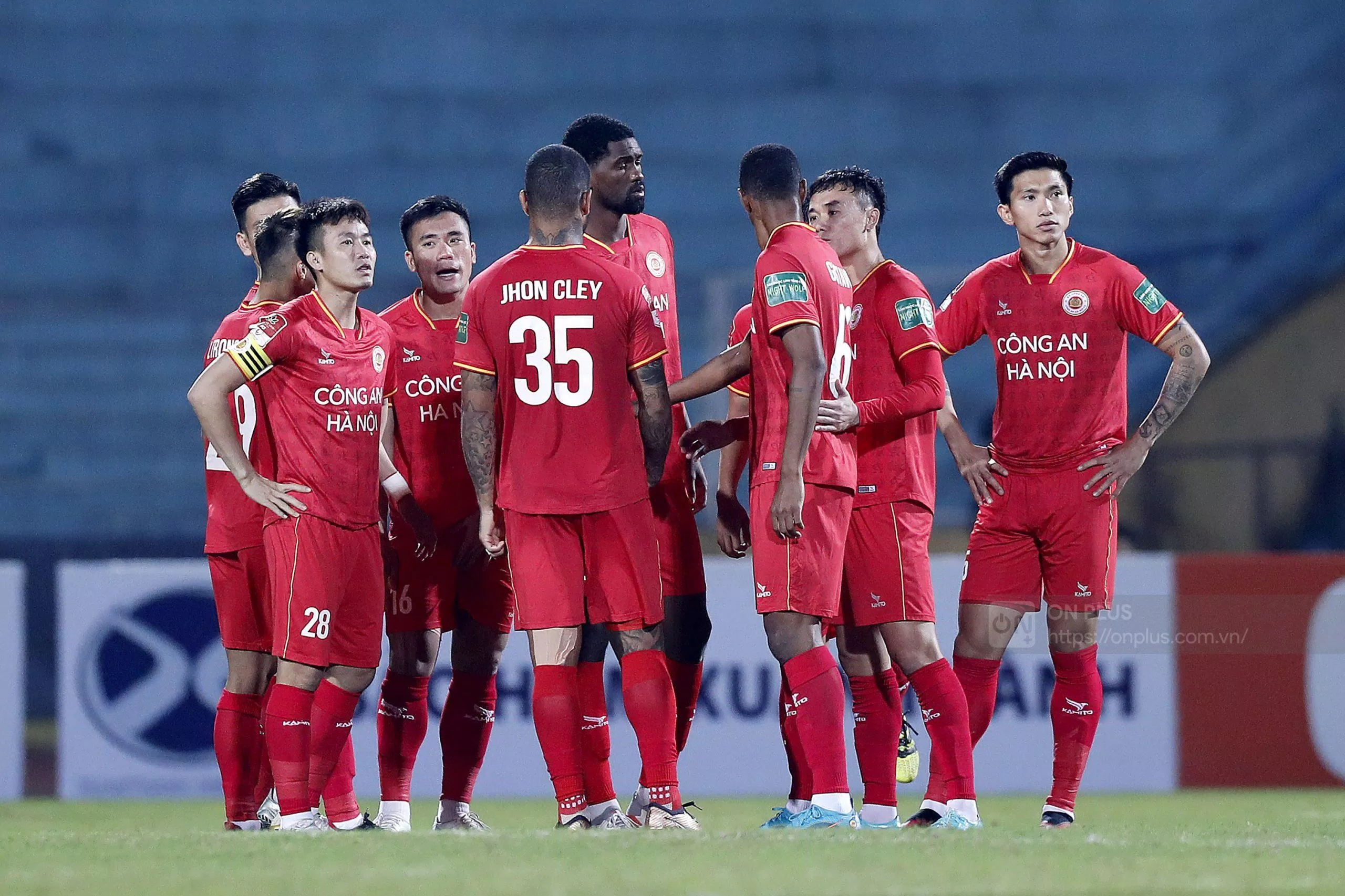 CLB CAHN bất ngờ bị phạt (Ảnh: Internet) CLB CAHN bất ngờ bị phạt (Ảnh: Internet)