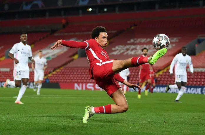 Trận đấu giữa Real Madrid và Liverpool tại UEFA Champions League (Ảnh: CNBC) Một trận đấu giữa Real Madrid và Liverpool tại UEFA Champions League (Ảnh: CNBC)