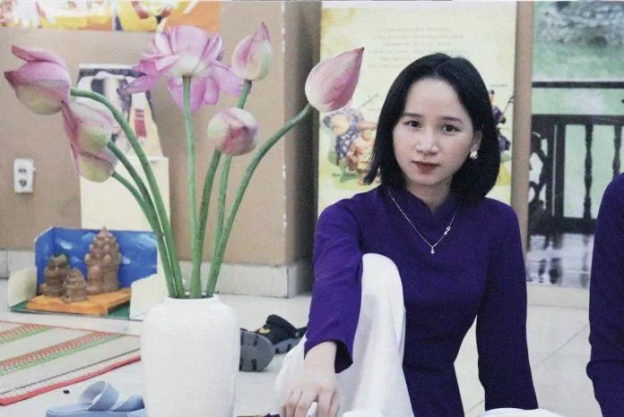 Sinh viên USSH đang triển lãm một buổi Ca Huế (Ảnh: Internet) Sinh viên USSH đang triển lãm một buổi Ca Huế (Ảnh: Internet)