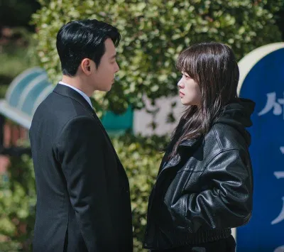 Lee Ro Um và Han Moo Young (Ảnh: Internet) Lee Ro Um và Han Moo Young (Ảnh: Internet)
