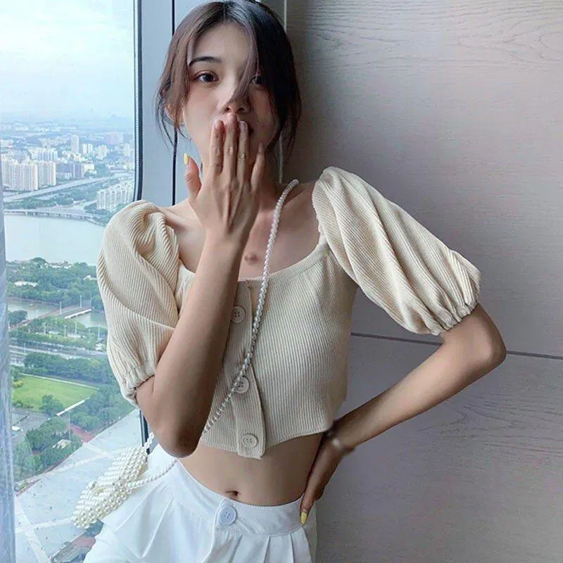Đa dạng mẫu mã croptop tại Uptown Fashion (Ảnh: Internet)
