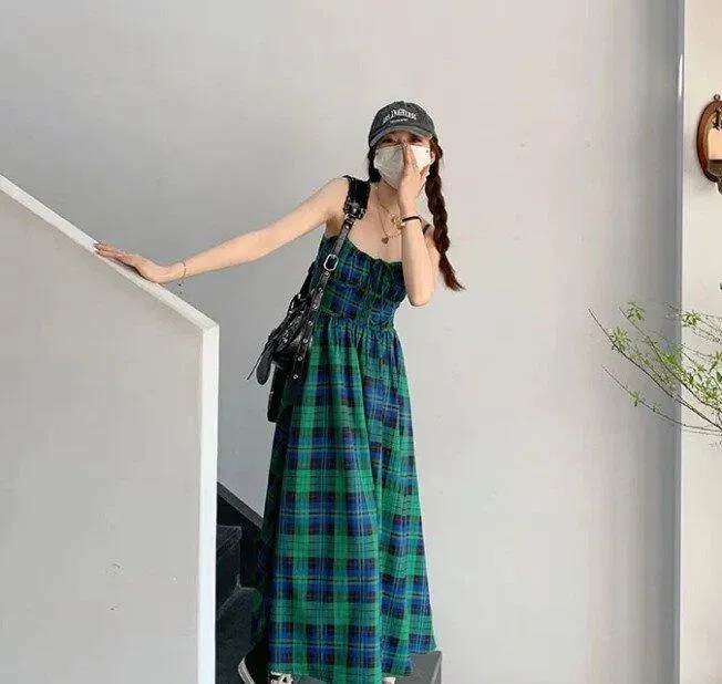 Mẫu đầm 2 dây ngọt ngào cho các nàng bánh bèo ( ảnh: Internet )