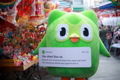 Bên cạnh giao diện ứng dụng đẹp mắt và tối giản, nhắc đến Duolingo thì không thể không đề cập đến chú cú xanh biểu tượng (Ảnh: Internet) Bên cạnh giao diện ứng dụng đẹp mắt và tối giản, nhắc đến Duolingo thì không thể không đề cập đến chú cú xanh biểu tượng (Ảnh: Internet)