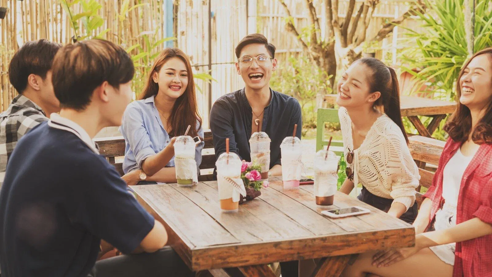Tạo năng lượng tích cực với mọi người (Ảnh: Internet) Tạo năng lượng tích cực với mọi người (Ảnh: Internet)