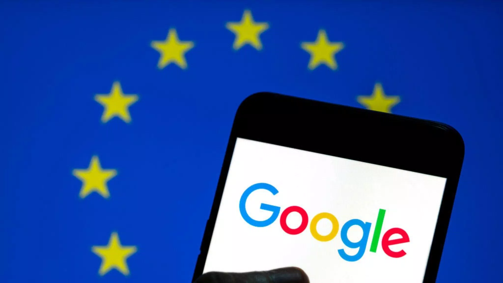 EU từng phạt Google 2,42 tỉ euro vào năm 2017 (Ảnh: Internet)