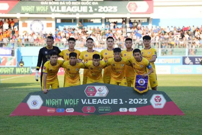 Khúc cua quyết định V-League 2023 (Ảnh: Internet) Khúc cua quyết định V-League 2023 (Ảnh: Internet)