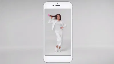 Adidas chọn Snapchat bởi ứng dụng này chính là phương tiện hiệu quả nhất để kích hoạt tương tác trên toàn cầu khi “fan” của Adidas Neo là những người dùng ưu tiên sử dụng điện thoại (Ảnh: Internet) Adidas chọn Snapchat bởi ứng dụng này chính là phương tiện hiệu quả nhất để kích hoạt tương tác trên toàn cầu khi “fan” của Adidas Neo là những người dùng ưu tiên sử dụng điện thoại (Ảnh: Internet)