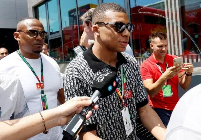 Tương lai của Mbappe đang là tâm điểm thu hút sự chú ý của thế giới bóng đá (Ảnh: Internet) Tương lai của Mbappe đang là tâm điểm thu hút sự chú ý của thế giới bóng đá (Ảnh: Internet)