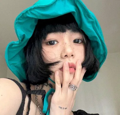 Một chiếc mũ tai bèo vừa có thể giúp che nắng, cũng vừa mang lại vẻ ngoài dễ thương cho các nàng ( ảnh: Internet )