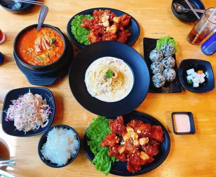 TOP 20 quán ăn Hàn Quốc ngon nhất Quận 7: Đạo đồ Hàn đã biết chưa? BBQ House Plan K Chicken Talk Chicken Talk 치킨톡 Quán Gà rán Hàn Quốc Chois Gogizip dookki gà rán Gangnam BBQ House Gogi house hàn quốc Jinguk Korean BBQ Restaurant Lee Cho Lee Cho Marduk Matchandeul Korean BBQ mì hàn quốc Mì Lạnh Yoo Chun Mr BBQ SsAm Garden Court 2 nhà hàng Nhà hàng Hàn Quốc Chois Gogizip Nhà hàng Hàn Quốc Việt Nam ngon Nhà Hàng Yeolkwang Papas Chicken Papas Chicken Phú Mỹ Hưng Perilla Korean Restaurant quận 7 quán ăn quán ăn Hàn Quốc quán ăn Hàn Quốc Quận 7 thông tin Top 20 truyền thuyết Truyền thuyết Champong Việt Nam Young Dabang 템느아
