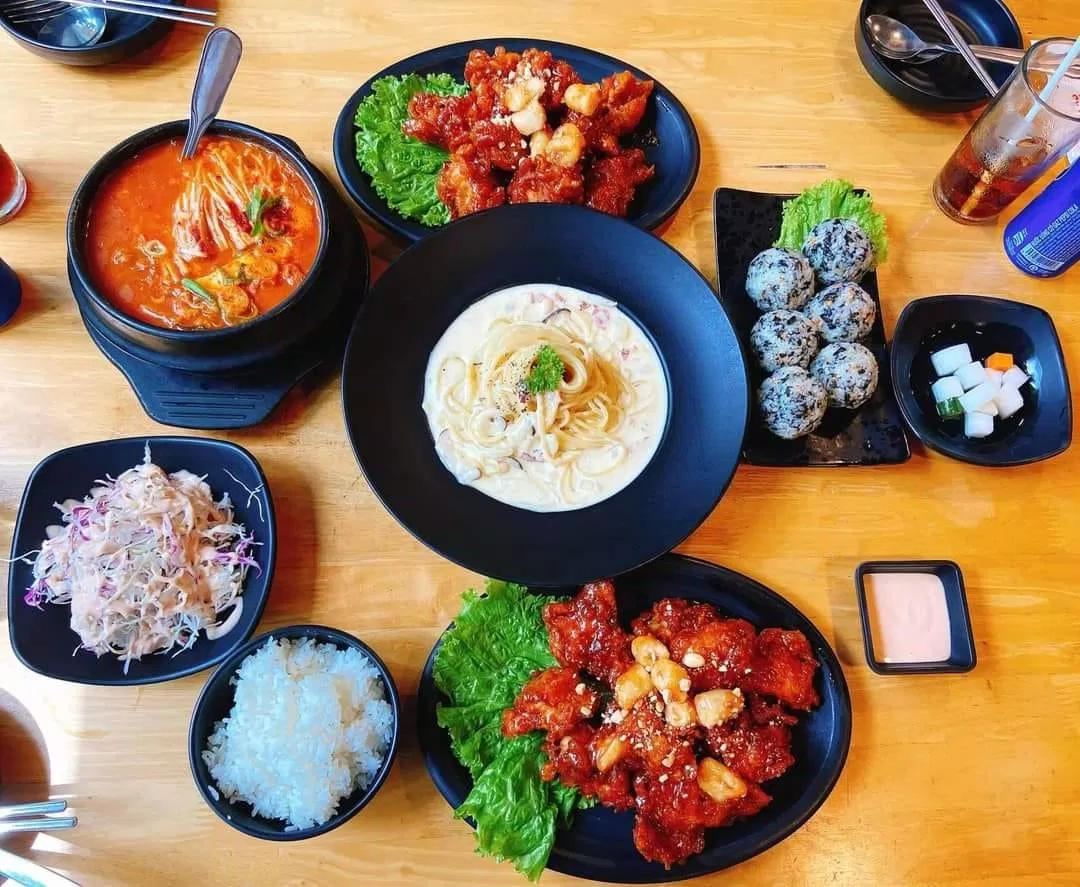 TOP 20 quán ăn Hàn Quốc ngon nhất Quận 7: Đạo đồ Hàn đã biết chưa? BBQ House Plan K Chicken Talk Chicken Talk 치킨톡 Quán Gà rán Hàn Quốc Chois Gogizip dookki gà rán Gangnam BBQ House Gogi house hàn quốc Jinguk Korean BBQ Restaurant Lee Cho Lee Cho Marduk Matchandeul Korean BBQ mì hàn quốc Mì Lạnh Yoo Chun Mr BBQ SsAm Garden Court 2 nhà hàng Nhà hàng Hàn Quốc Chois Gogizip Nhà hàng Hàn Quốc Việt Nam ngon Nhà Hàng Yeolkwang Papas Chicken Papas Chicken Phú Mỹ Hưng Perilla Korean Restaurant quận 7 quán ăn quán ăn Hàn Quốc quán ăn Hàn Quốc Quận 7 thông tin Top 20 truyền thuyết Truyền thuyết Champong Việt Nam Young Dabang 템느아