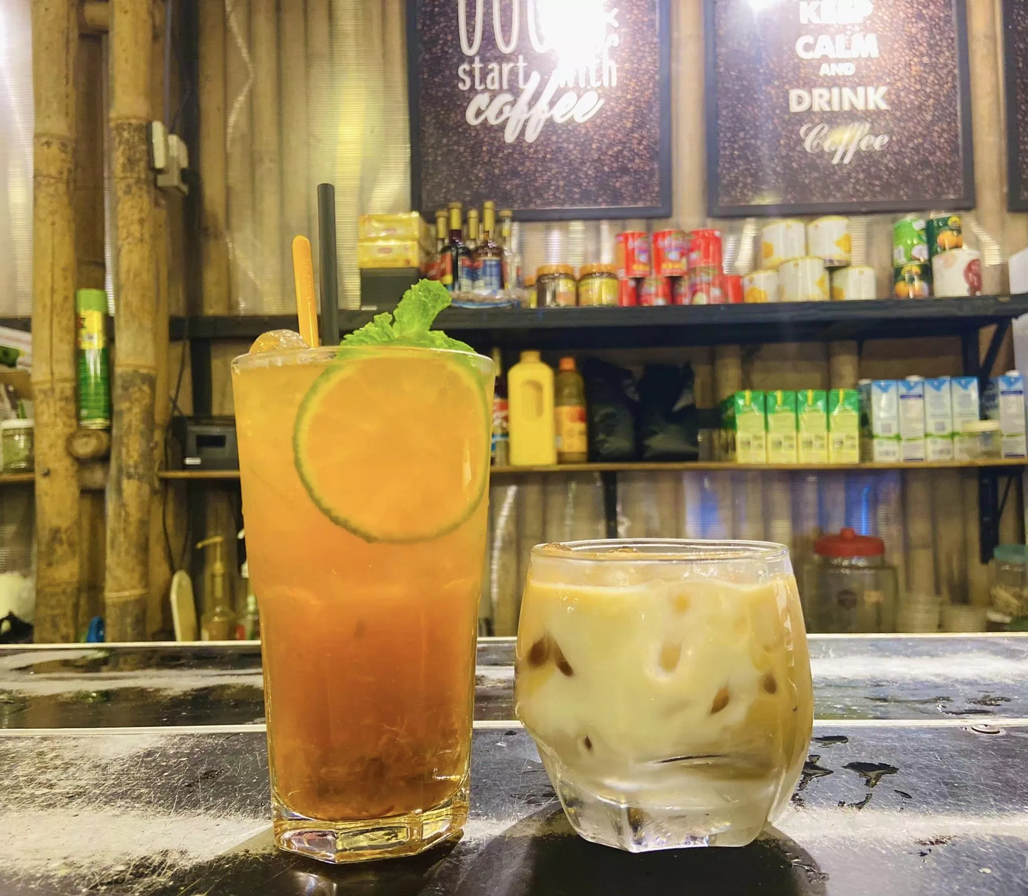 Top 20 quán cà phê đẹp ở Phan Thiết: Team sống ảo không nên bỏ lỡ 1985 Café A86 Coffee Bình Minh cà phê Cà phê KS Bình Minh Cafe In Cafe LuBu Cafe Sunrise highlands coffee Macchio coffee Meta Coffee Mơ Hoang MrBin Coffee Ocean Coffee Ông Bà Bích Café P A Cafe Pey Coffee Phan Thiết Phễu Cafe quán cà phê quán cà phê đẹp quán cà phê đẹp phan thiết Quán cà phê kem PM sống ảo thông tin Thủ khoa Tiệm cà phê Đường Chân Trời Top 20 trà sữa Trà sữa coffee P E Y Water God Coffee Tea