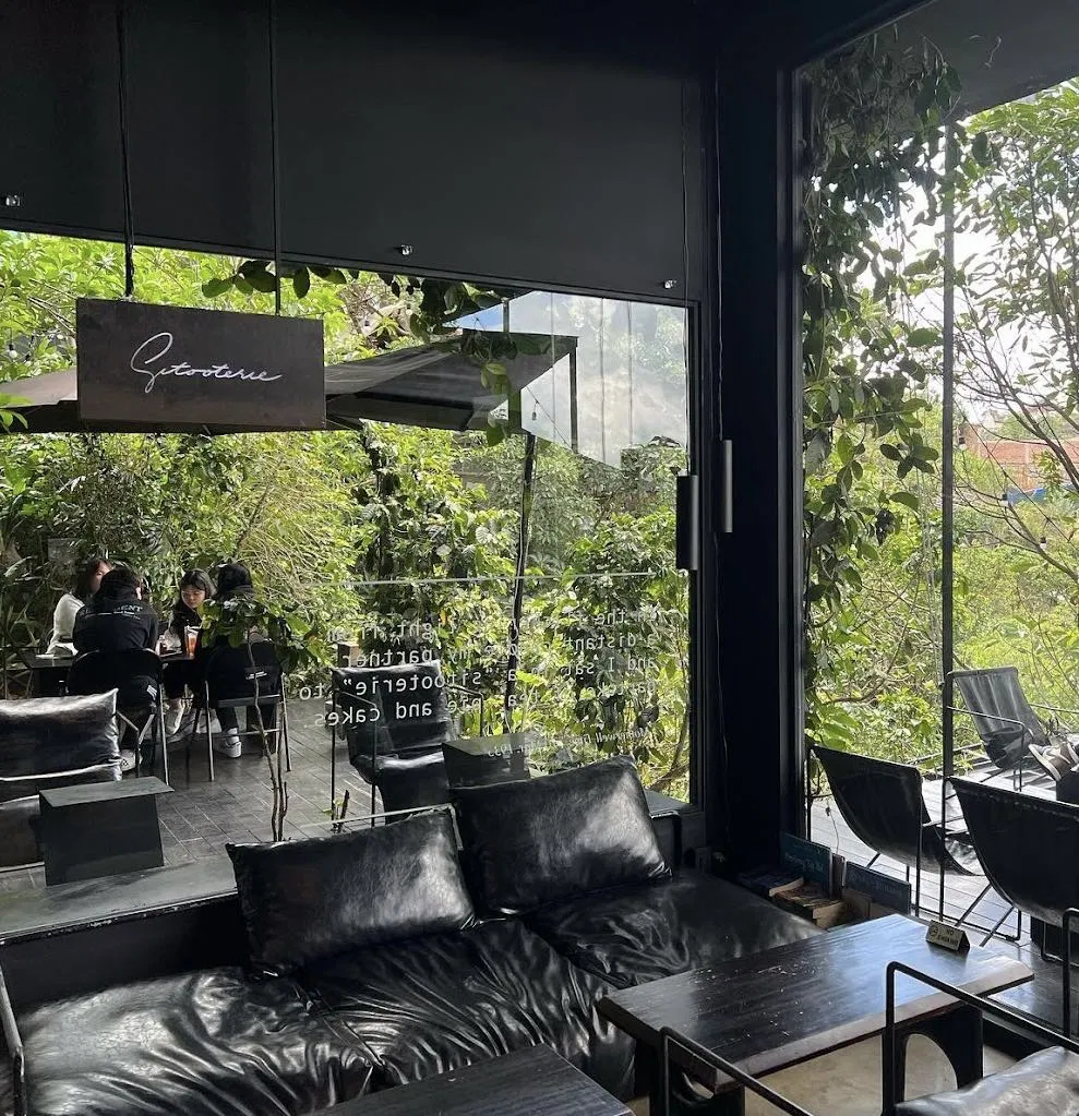 5 quán cafe đẹp Đà Lạt - thành phố ngàn hoa nhất định bạn phải ghé! Bình Minh cà phê cafe cafe đẹp Cala Lily Dalat Cây Cam Ngọt Du lịch du lịch Đà Lạt Đà Lạt đà lạt đi đâu Émai Italian Restaurant Gardens hoàng hôn Homuda ホームた JJu Coffee Khu Vườn Mùa Hè Lưng Chừng mùa hè Ngày của Nắng Coffee quán cafe quán cafe đẹp quán cafe đẹp đà lạt Sitooterie Coffee Stories thành phố thành phố đà lạt The Beti Dalat the married beans The Orange Hill thông tin Tiệm cà phê Bình Minh Ơi Tiệm cà phê Hoàng Hôn Chiều Yooberi Đà Lạt