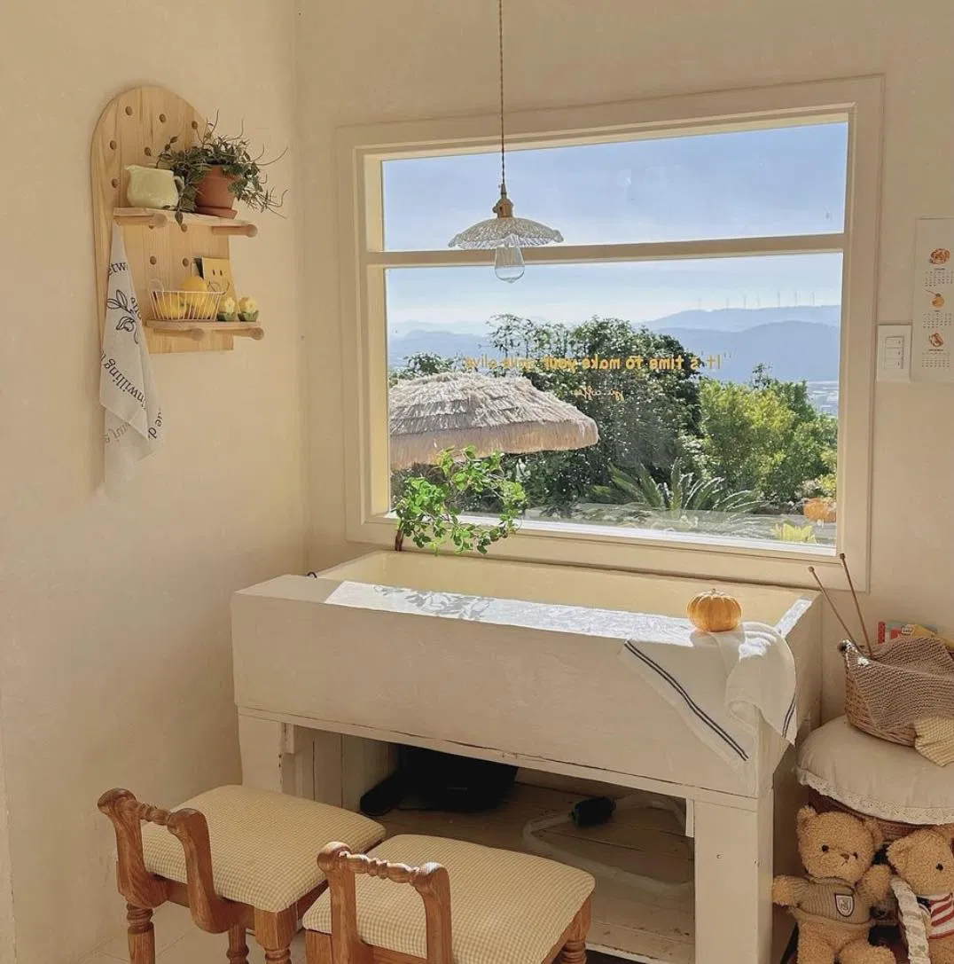 5 quán cafe đẹp Đà Lạt - thành phố ngàn hoa nhất định bạn phải ghé! Bình Minh cà phê cafe cafe đẹp Cala Lily Dalat Cây Cam Ngọt Du lịch du lịch Đà Lạt Đà Lạt đà lạt đi đâu Émai Italian Restaurant Gardens hoàng hôn Homuda ホームた JJu Coffee Khu Vườn Mùa Hè Lưng Chừng mùa hè Ngày của Nắng Coffee quán cafe quán cafe đẹp quán cafe đẹp đà lạt Sitooterie Coffee Stories thành phố thành phố đà lạt The Beti Dalat the married beans The Orange Hill thông tin Tiệm cà phê Bình Minh Ơi Tiệm cà phê Hoàng Hôn Chiều Yooberi Đà Lạt