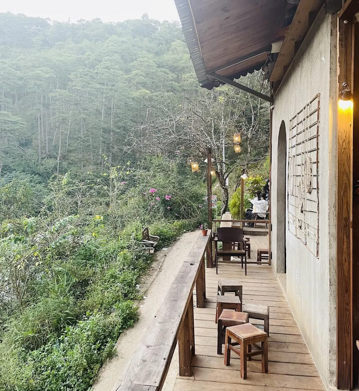 Lưng Chừng. (Nguồn ảnh: Internet)