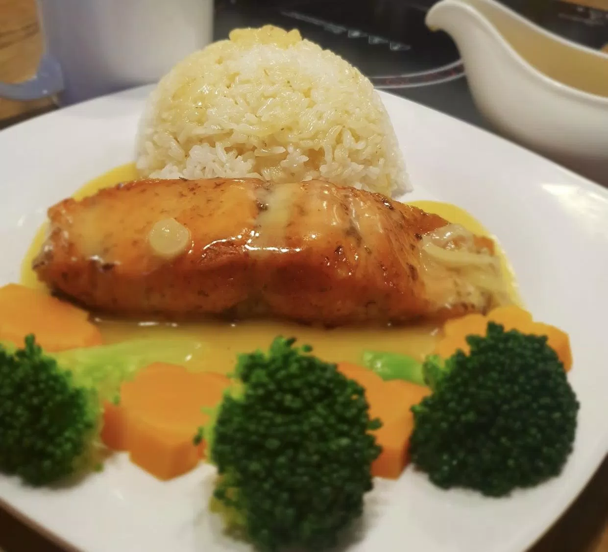 Nhà Hàng Gà Ngon. (N