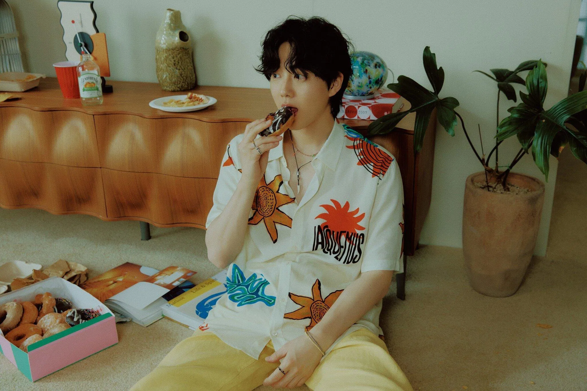 (Vẻ điển trai của SUHO trong bộ ảnh mới. Ảnh: Facebook EXO)