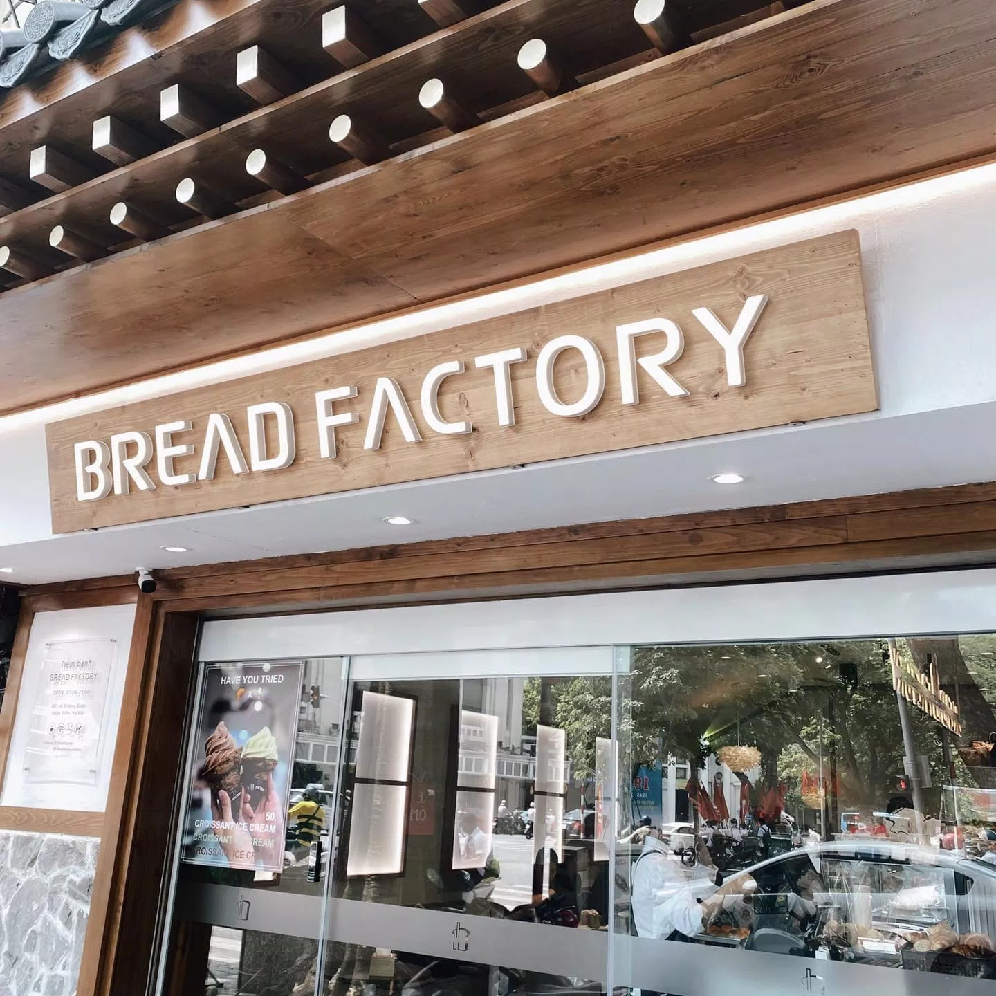 Cơ sở 3: D’3 P. Hàng Khay, Tràng Tiền, Hoàn Kiếm, Hà Nội, Việt Nam (Nguồn: Bread Factory)