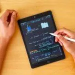 Apple Pencil giúp bạn viết trên iPad giống như trên giấy thật (Ảnh: Internet)