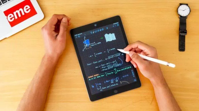 Apple Pencil giúp bạn viết trên iPad giống như trên giấy thật (Ảnh: Internet)