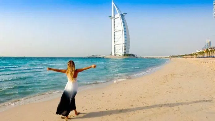 Bãi biển Jumeirah - nguồn: Internet Bãi biển Jumeirah - nguồn: Internet